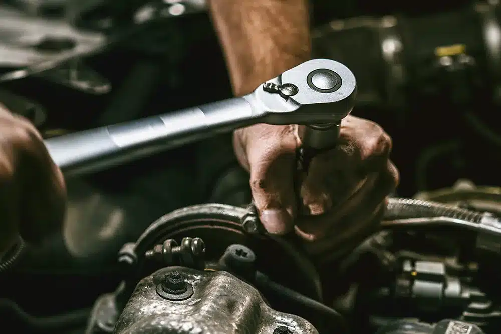 Signs My Car's Engine Needs to Be Replaced